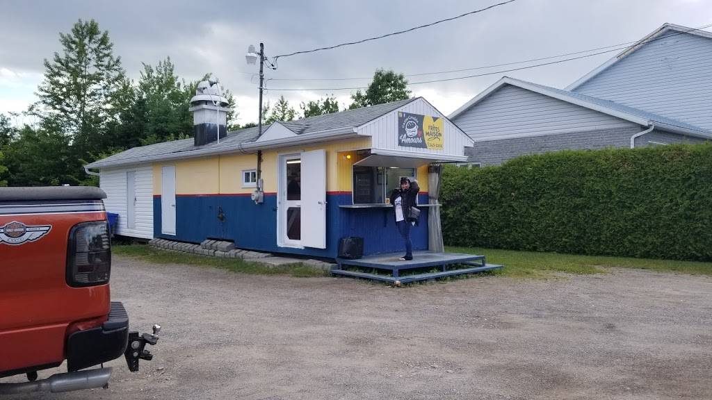 Casse-Croute DAmours | restaurant | 429 Boul St-Pierre, Saint-Raphaël, QC G0R 4C0, Canada | 4182433201 OR +1 418-243-3201