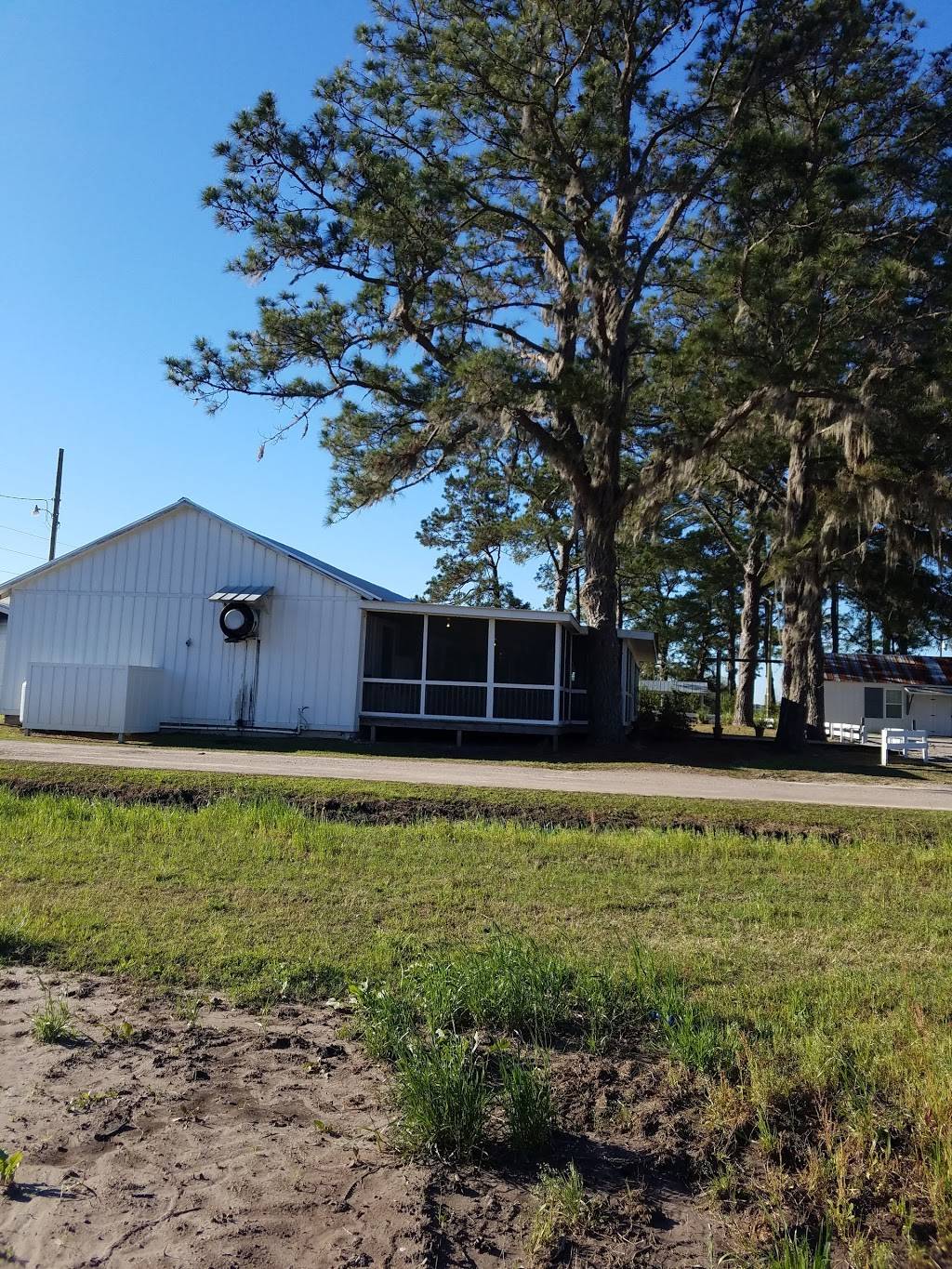 Lowcountry Produce | restaurant | 1919 Trask Pkwy, Seabrook, SC 29940, USA | 8438469438 OR +1 843-846-9438