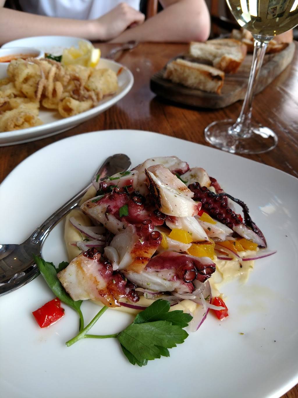 Estia Taverna | restaurant | 140 W Rte 70, Marlton, NJ 08053, USA | 8565965500 OR +1 856-596-5500