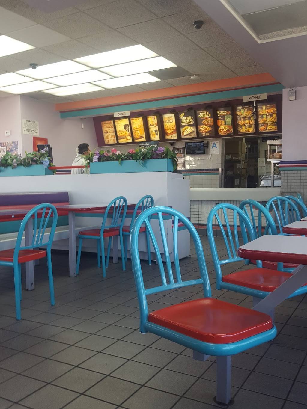 Taco Bell | meal takeaway | 12786 Van Nuys Blvd, Pacoima, CA 91331, USA | 8188904711 OR +1 818-890-4711