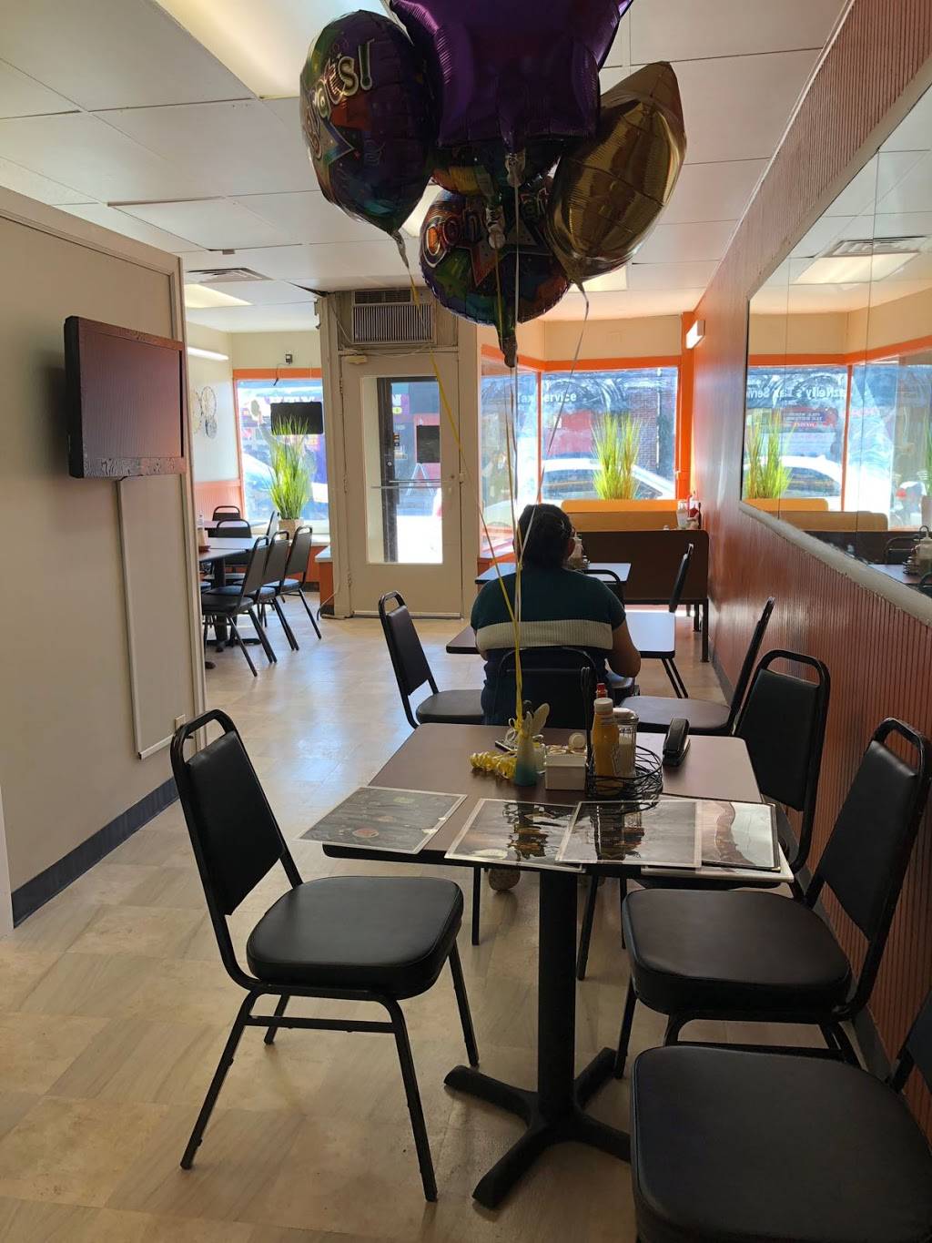 La Lunchera Restaurante & Taqueria | restaurant | 2940 South 13th Street, Milwaukee, WI 53215, USA | 4142104358 OR +1 414-210-4358