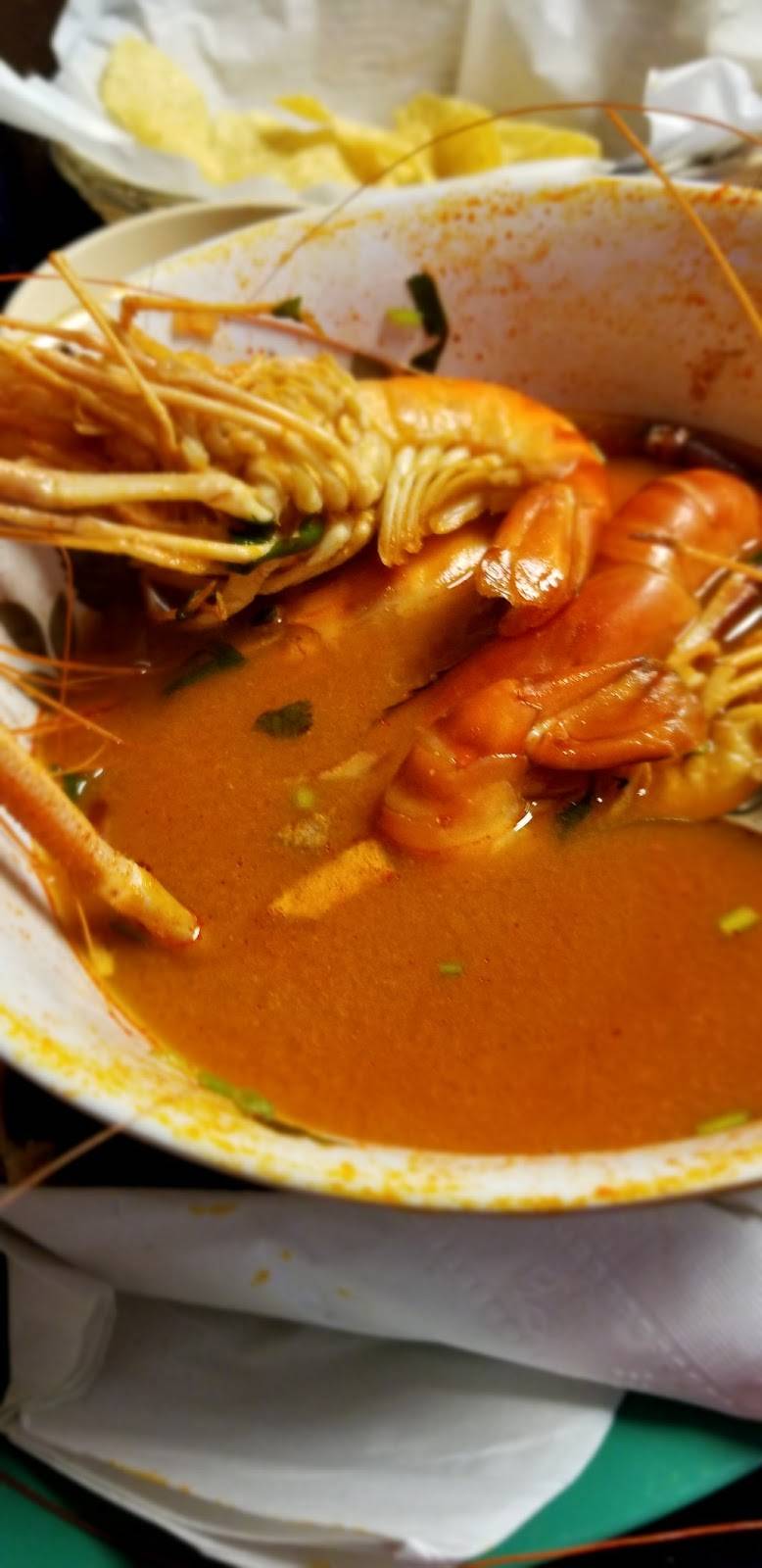 El Tsunami | restaurant | 2222 South 13th Street, Milwaukee, WI 53215, USA | 4142557791 OR +1 414-255-7791