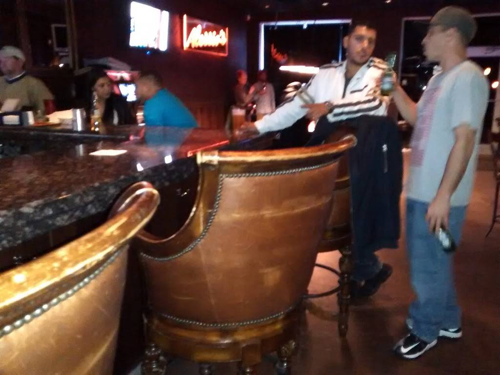 Alessios Lounge & Grill | restaurant | 1381 N Center St, Hickory, NC 28601, USA | 8283451381 OR +1 828-345-1381