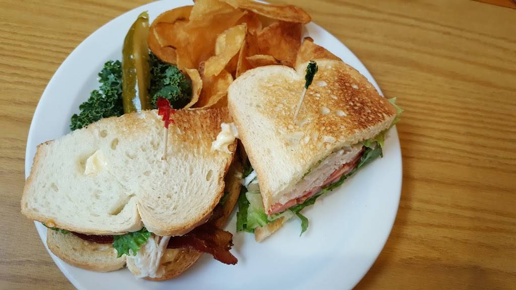 Harrys Cafe & Place | cafe | 808 W Main St, Lake Geneva, WI 53147, USA | 2622483494 OR +1 262-248-3494