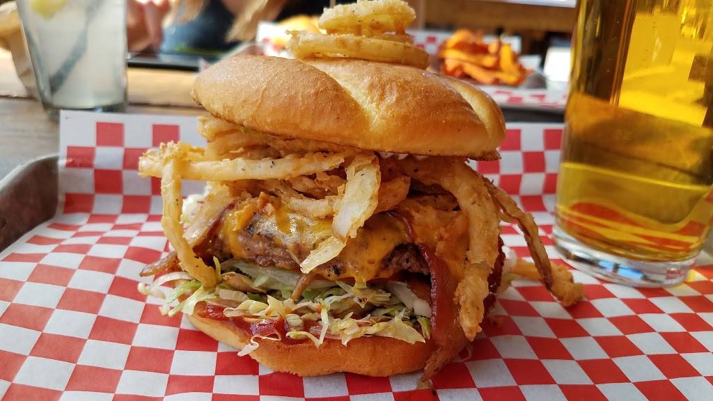 Giddy Up Burgers | restaurant | 4600 Leary Way NW, Seattle, WA 98107, USA | 2067822798 OR +1 206-782-2798