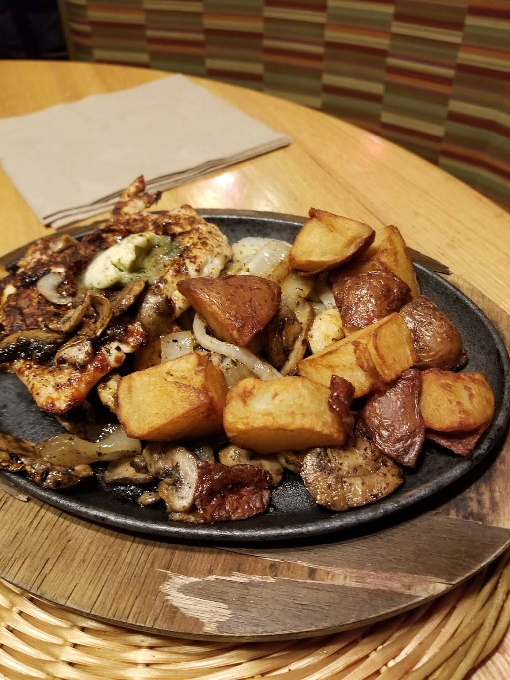 Applebees Grill + Bar | restaurant | 6055 Carlisle Pike, Mechanicsburg, PA 17055, USA | 7177966600 OR +1 717-796-6600