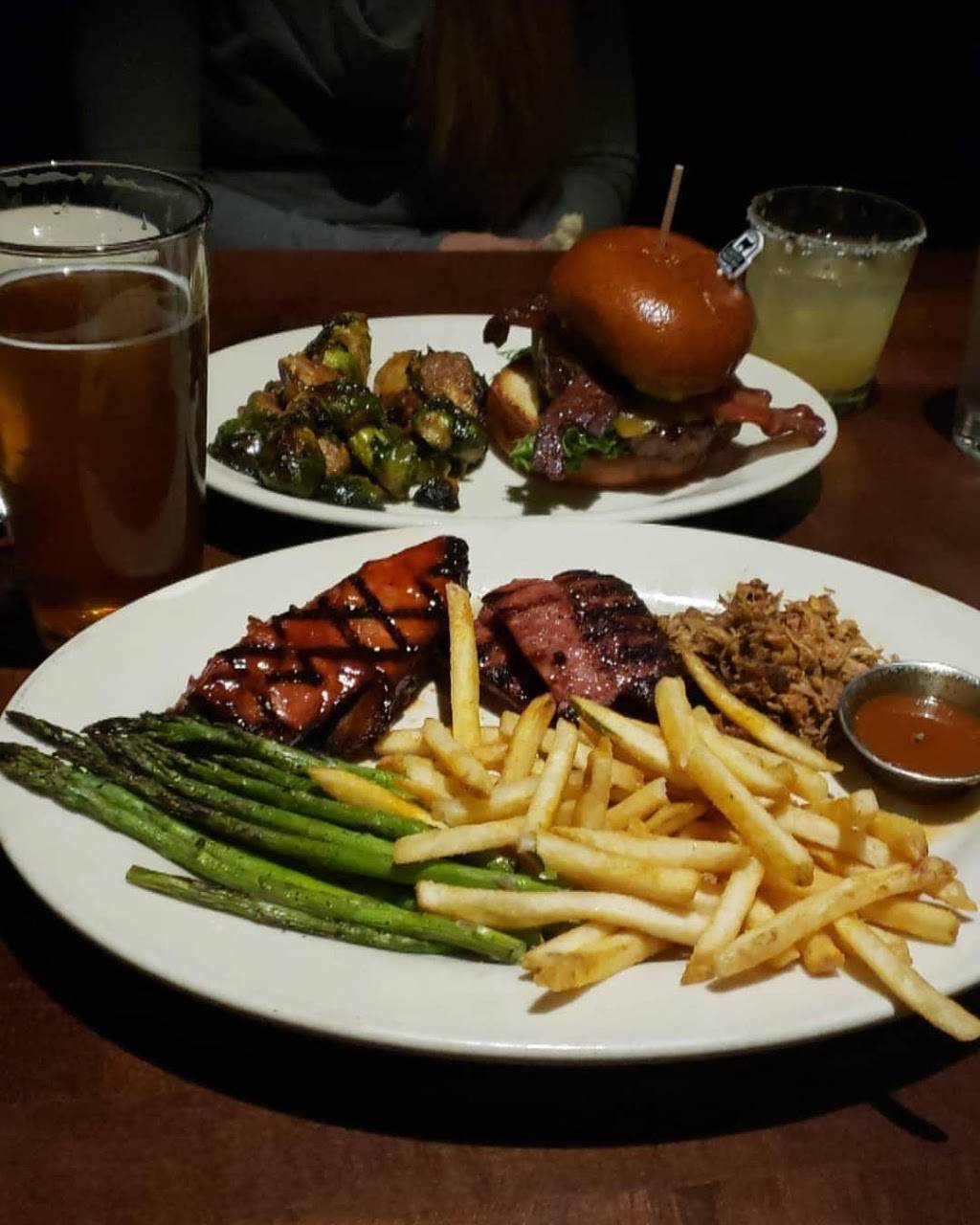 WR American Restaurant and Catering | restaurant | 2785 Lakeshore Dr, Corona, CA 92883, USA | 9516674203 OR +1 951-667-4203