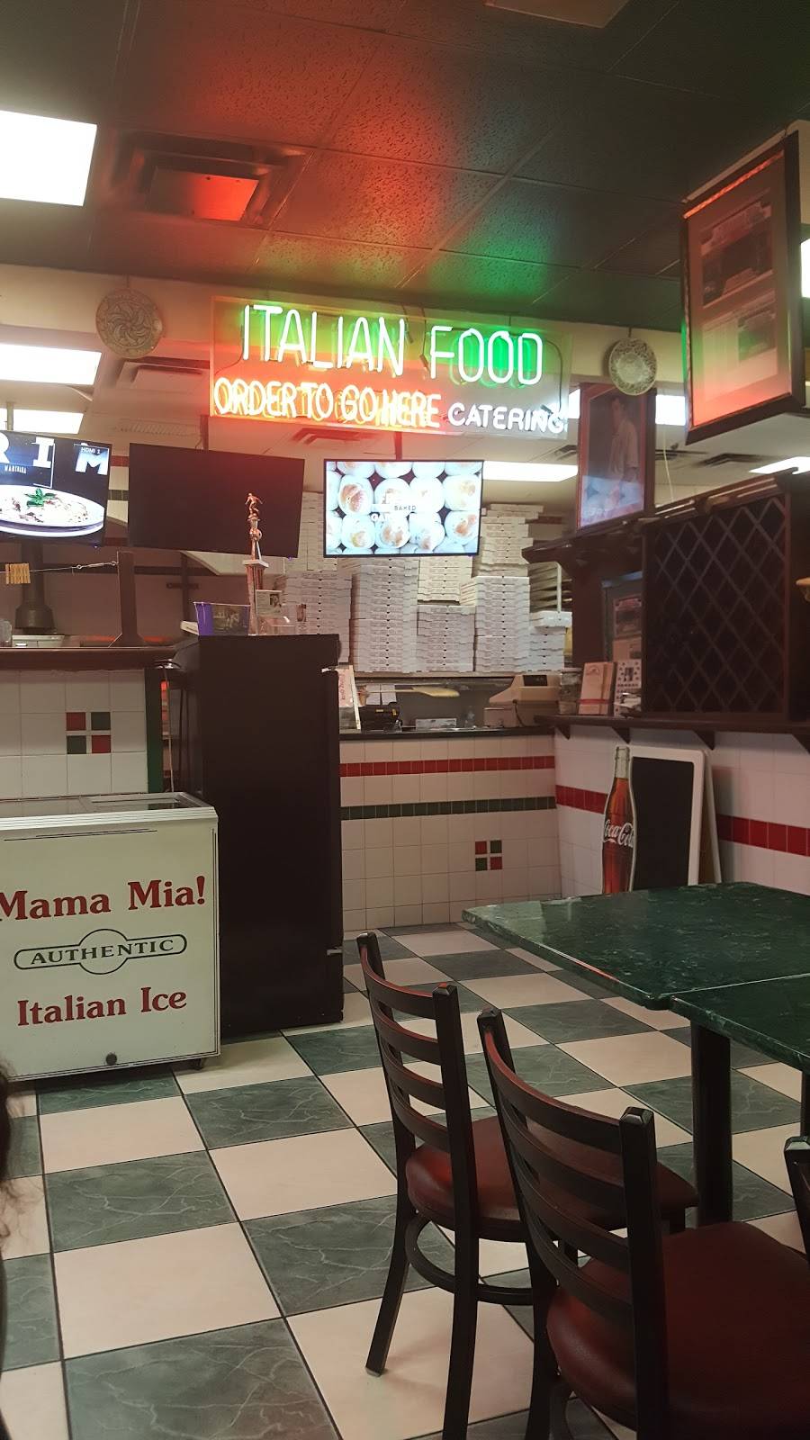Mamma Mia Pizzeria | restaurant | 13753 SW 152nd St, Miami, FL 33177, USA | 3052359545 OR +1 305-235-9545