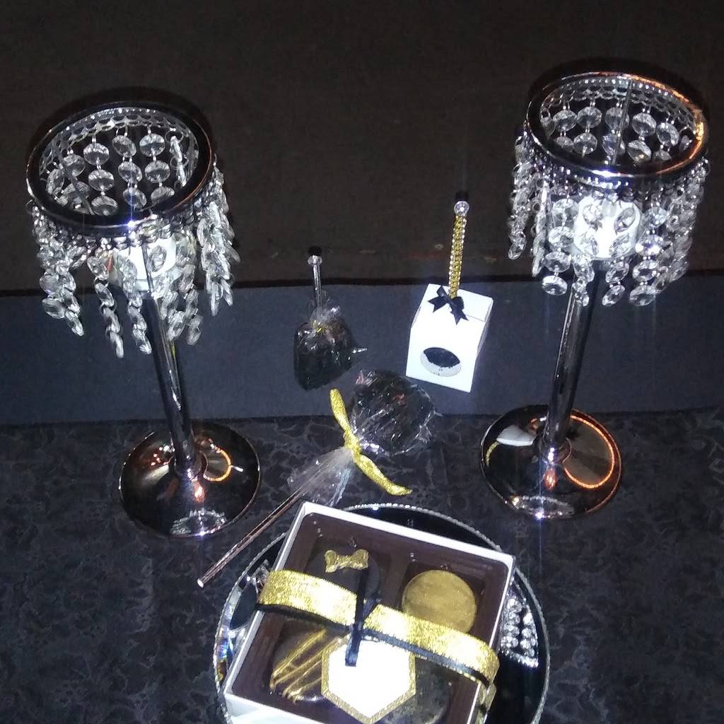 Liaison Lounge | restaurant | 2667 Alta Arden Expy, Sacramento, CA 95825, USA | 9164871040 OR +1 916-487-1040