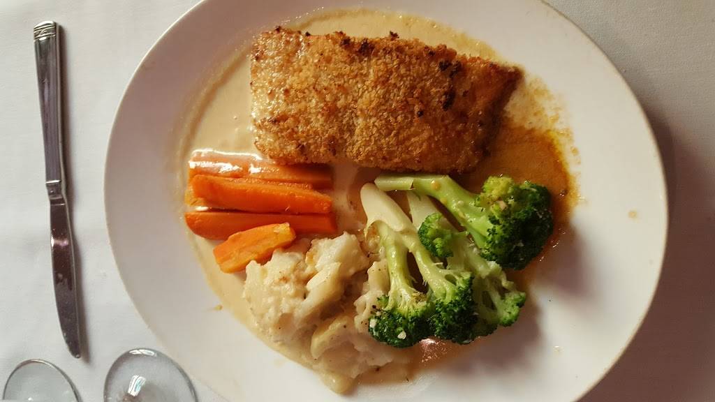 Le Coq Au Vin | restaurant | 4800 S Orange Ave, Orlando, FL 32806, USA | 4078516980 OR +1 407-851-6980