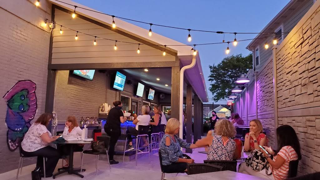 One Twenty Live | restaurant | 120 W Bartlett Ave, Bartlett, IL 60103, USA | 6308558349 OR +1 630-855-8349