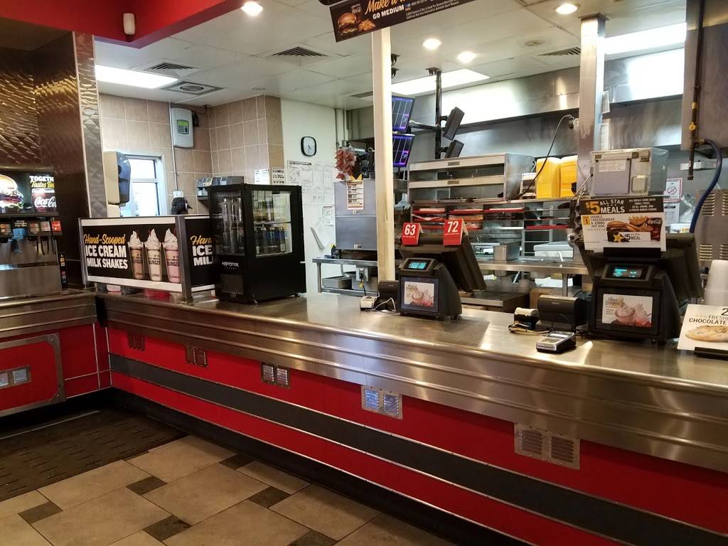 Hardees | restaurant | 2420 US-30, Oswego, IL 60543, USA | 6308920076 OR +1 630-892-0076