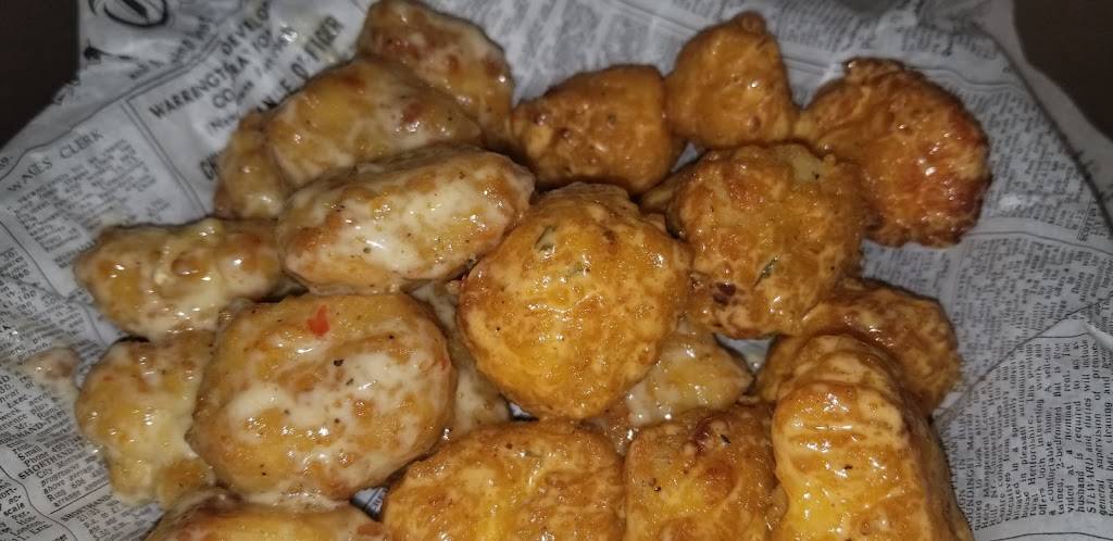 Good Land Wing Co. | restaurant | 2911 N Oakland Ave, Milwaukee, WI 53211, USA | 4143679886 OR +1 414-367-9886