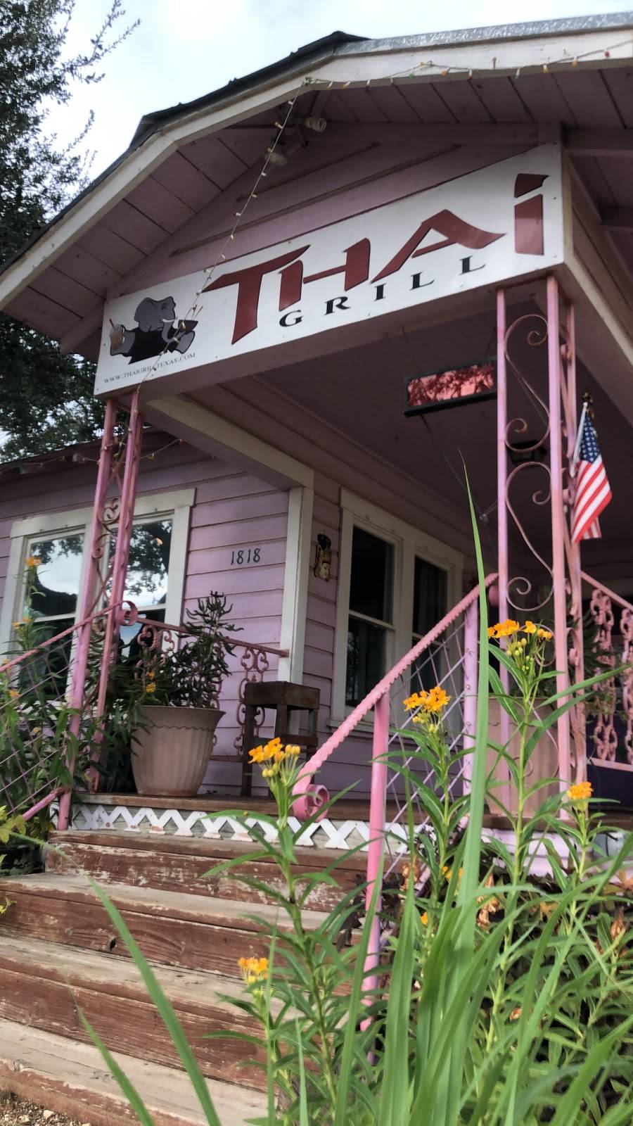 Thai Grill | restaurant | 1818 10th St, Floresville, TX 78114, USA | 2107052928 OR +1 210-705-2928