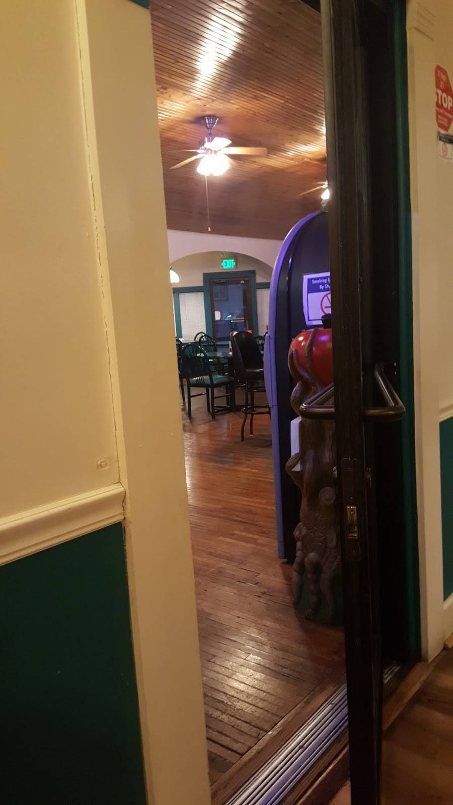 Kleptzs Restaurant | restaurant | 9711 US-40, Terre Haute, IN 47803, USA | 8128772314 OR +1 812-877-2314