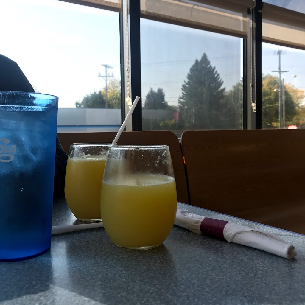 Crossroads Diner | restaurant | 4160 W Loomis Rd, Greenfield, WI 53221, USA | 4148104138 OR +1 414-810-4138