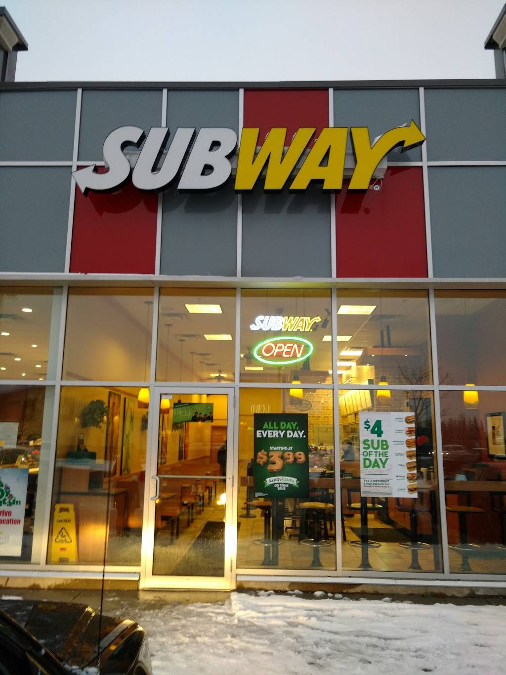 Subway | restaurant | 4456 Limebank Rd #9, Gloucester, ON K1X 1E8, Canada | 6138222233 OR +1 613-822-2233