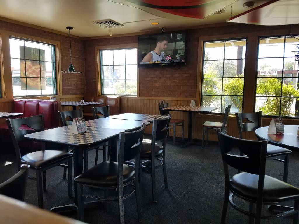 Pizza Hut | restaurant | 44836 10th St W, Lancaster, CA 93534, USA | 6619498383 OR +1 661-949-8383