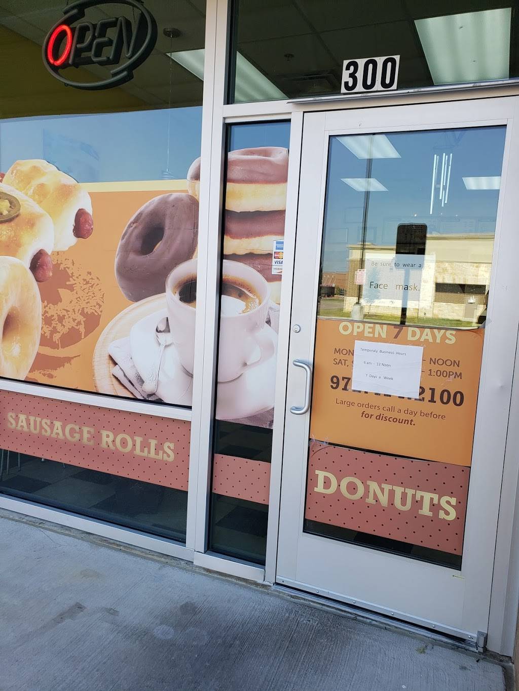 Bakers Dozen Donut | restaurant | 6810 Murphy Rd #200, Sachse, TX 75048, USA | 9724142100 OR +1 972-414-2100