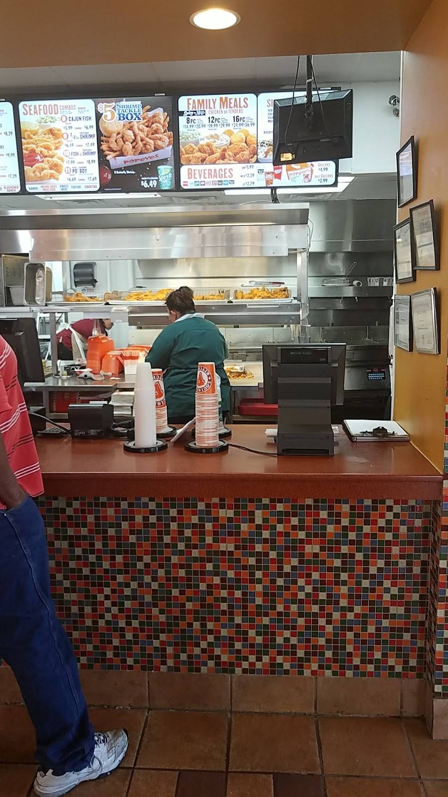 Popeyes Louisiana Kitchen | restaurant | 1011 E Pleasant Run Rd, DeSoto, TX 75115, USA | 9722243301 OR +1 972-224-3301