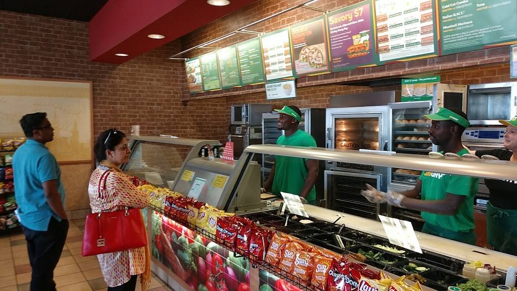 Subway | restaurant | The Shops at Regent Cross, 3601 Regent Blvd Suite 195, Irving, TX 75063, USA | 9729290088 OR +1 972-929-0088