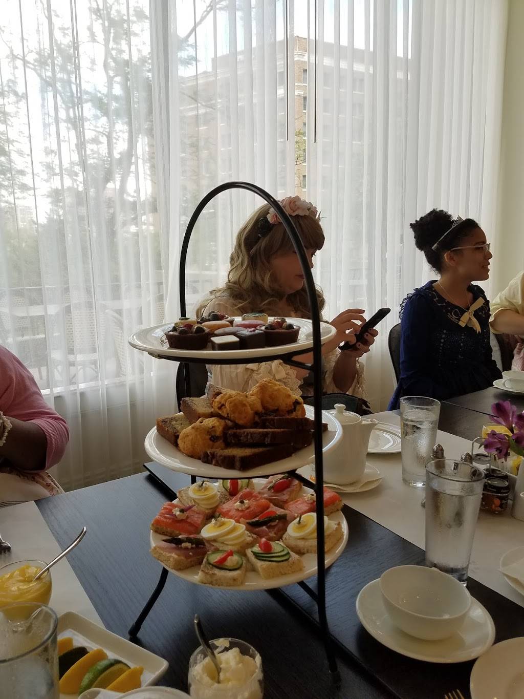 American Slang | restaurant | 401 Ward Pkwy, Kansas City, MO 64112, USA | 8163032945 OR +1 816-303-2945