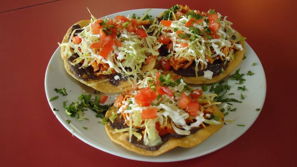 Elenas | restaurant | 5 W Tremont Ave, Bronx, NY 10453, USA | 9177377100 OR +1 917-737-7100