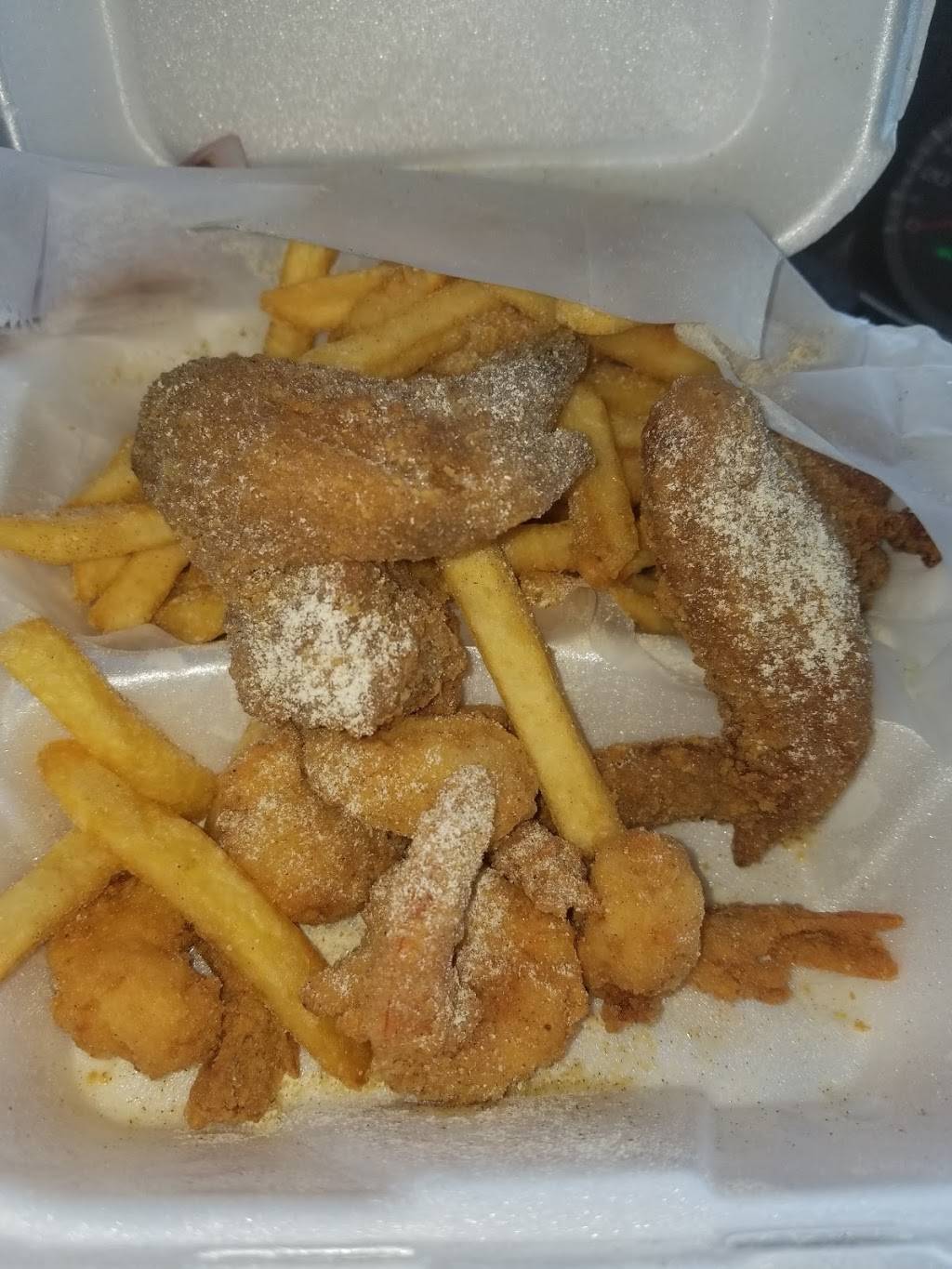 Snappers Fish & Chicken | restaurant | 600 NW 3rd St, Pompano Beach, FL 33162, USA | 9549423538 OR +1 954-942-3538