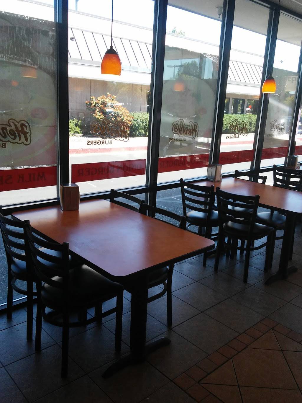 Herfy’s | restaurant | 330 SW 43rd St, Renton, WA 98057, USA | 4252825050 OR +1 425-282-5050