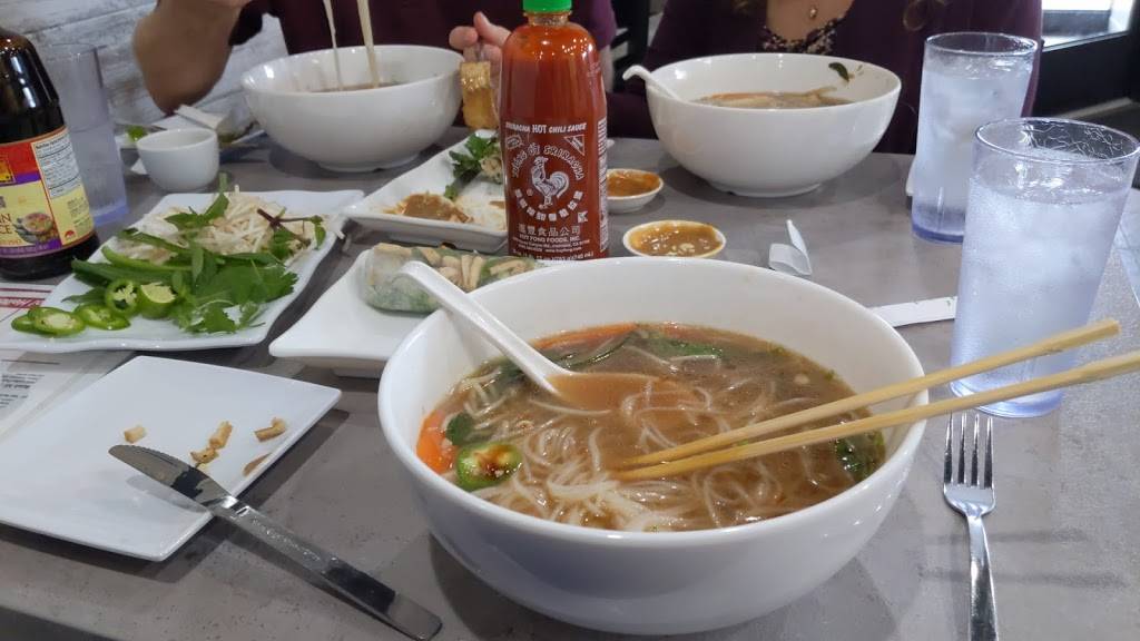 The Pho Pot | restaurant | 5673 Dixie Hwy, Waterford Twp, MI 48329, USA | 2487421220 OR +1 248-742-1220