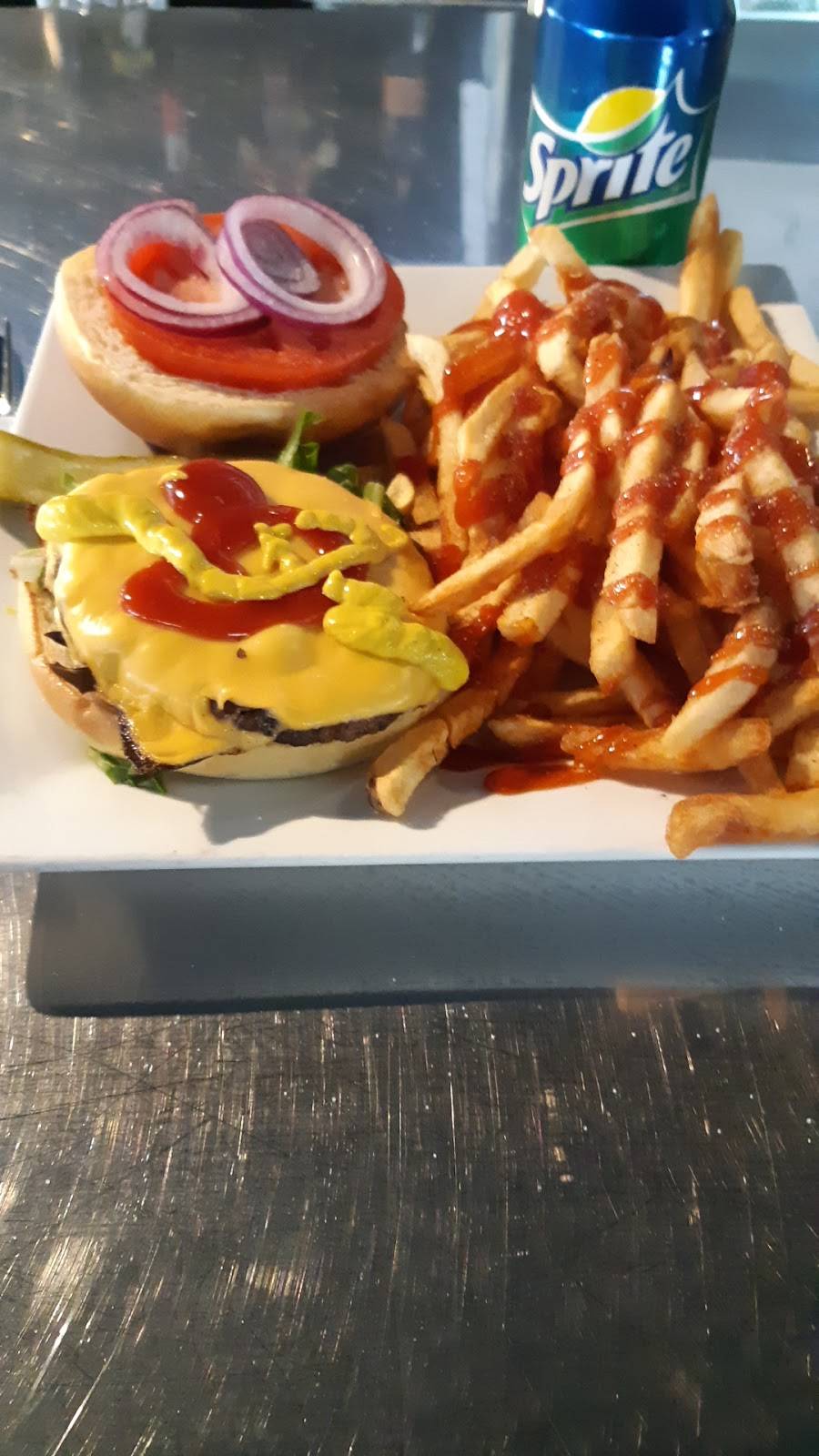 Country Gold Bar and Grill | restaurant | 102 Main St E, Listowel, ON N4W 2B6, Canada | 2264302280 OR +1 226-430-2280