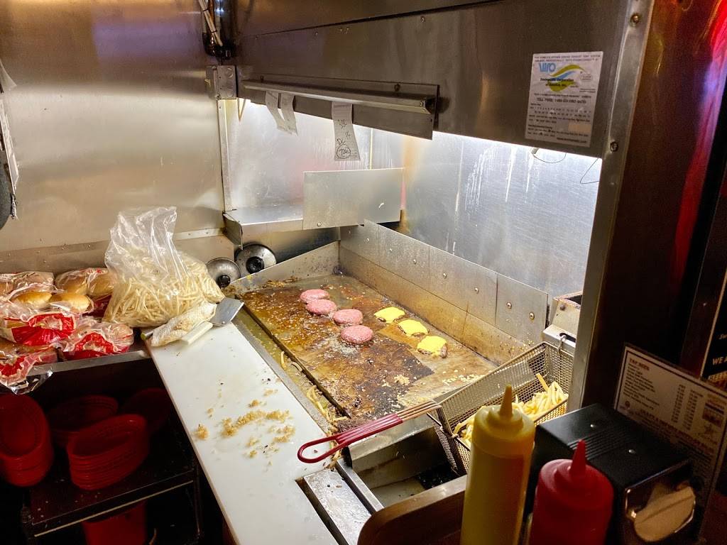 Matts Bar and Grill | restaurant | 3500 Cedar Ave, Minneapolis, MN 55407, USA | 6127227072 OR +1 612-722-7072