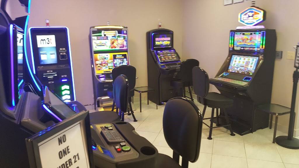 DAgostino Cannoli & Sapori Italiani | restaurant | 7510 W Grand Ave, Elmwood Park, IL 60707, USA | 7089815487 OR +1 708-981-5487