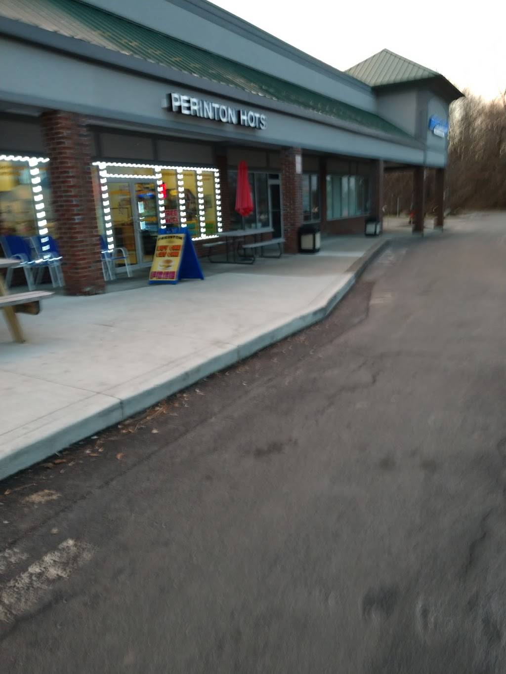 Perinton Hots | restaurant | 12 Courtney Dr, Fairport, NY 14450, USA | 5856789485 OR +1 585-678-9485