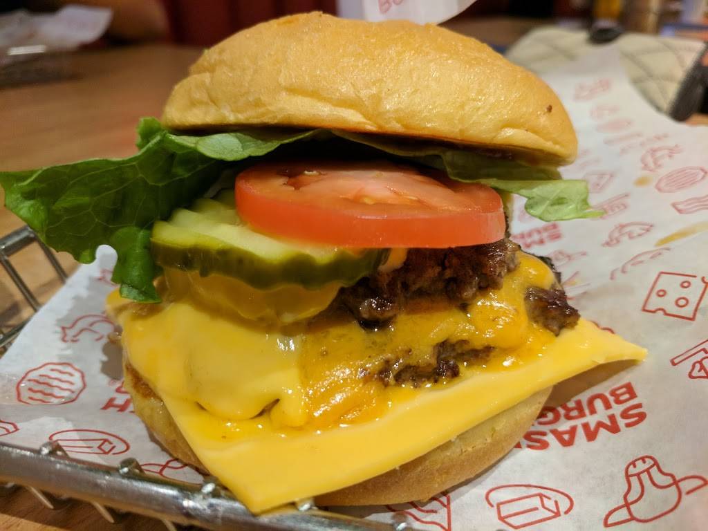 Smashburger | restaurant | 4828 Edgmont Ave, Brookhaven, PA 19015, USA | 4844803565 OR +1 484-480-3565