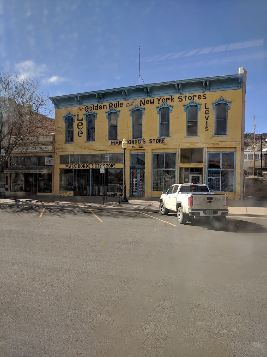 111 Park - Espresso Bar & Cafe | cafe | 111 Park Ave, Raton, NM 87740, USA | 5754452219 OR +1 575-445-2219