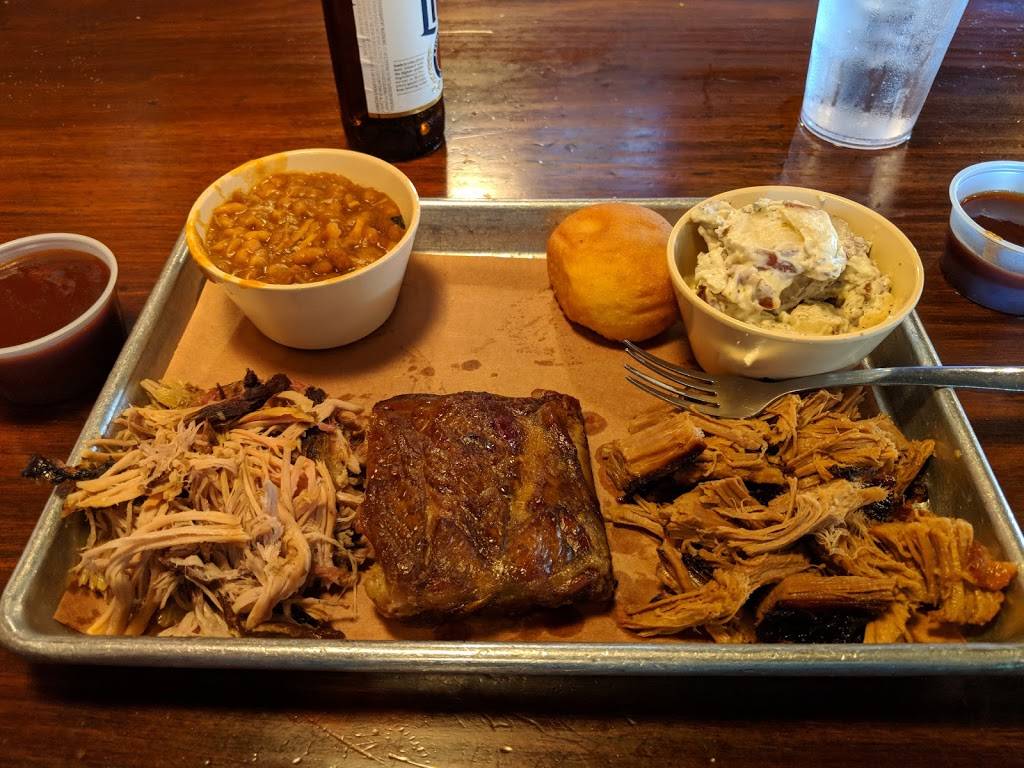 Delta Q | restaurant | 1112 N Washington St, Forrest City, AR 72335, USA | 8706331234 OR +1 870-633-1234