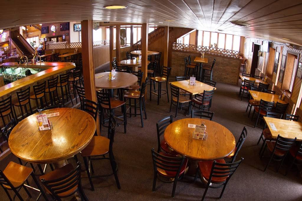 Peppers Grill & Sports Pub | restaurant | 620 E 18th St, Cedar Falls, IA 50613, USA | 3192669394 OR +1 319-266-9394