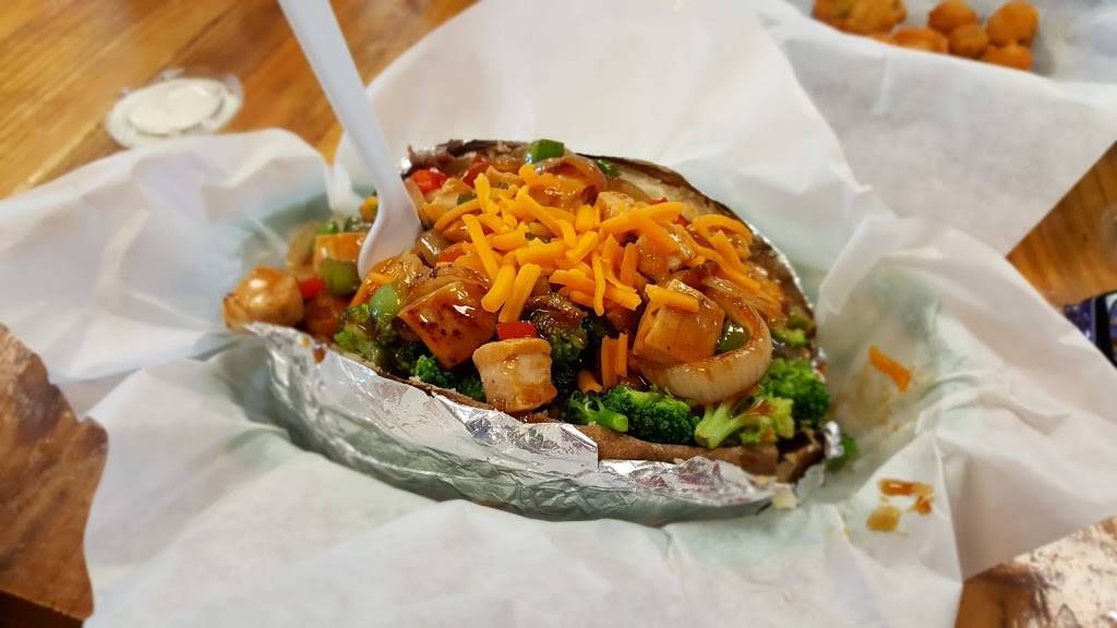 Spud Ranch | restaurant | 118 Common St, New Braunfels, TX 78130, USA | 8303874466 OR +1 830-387-4466