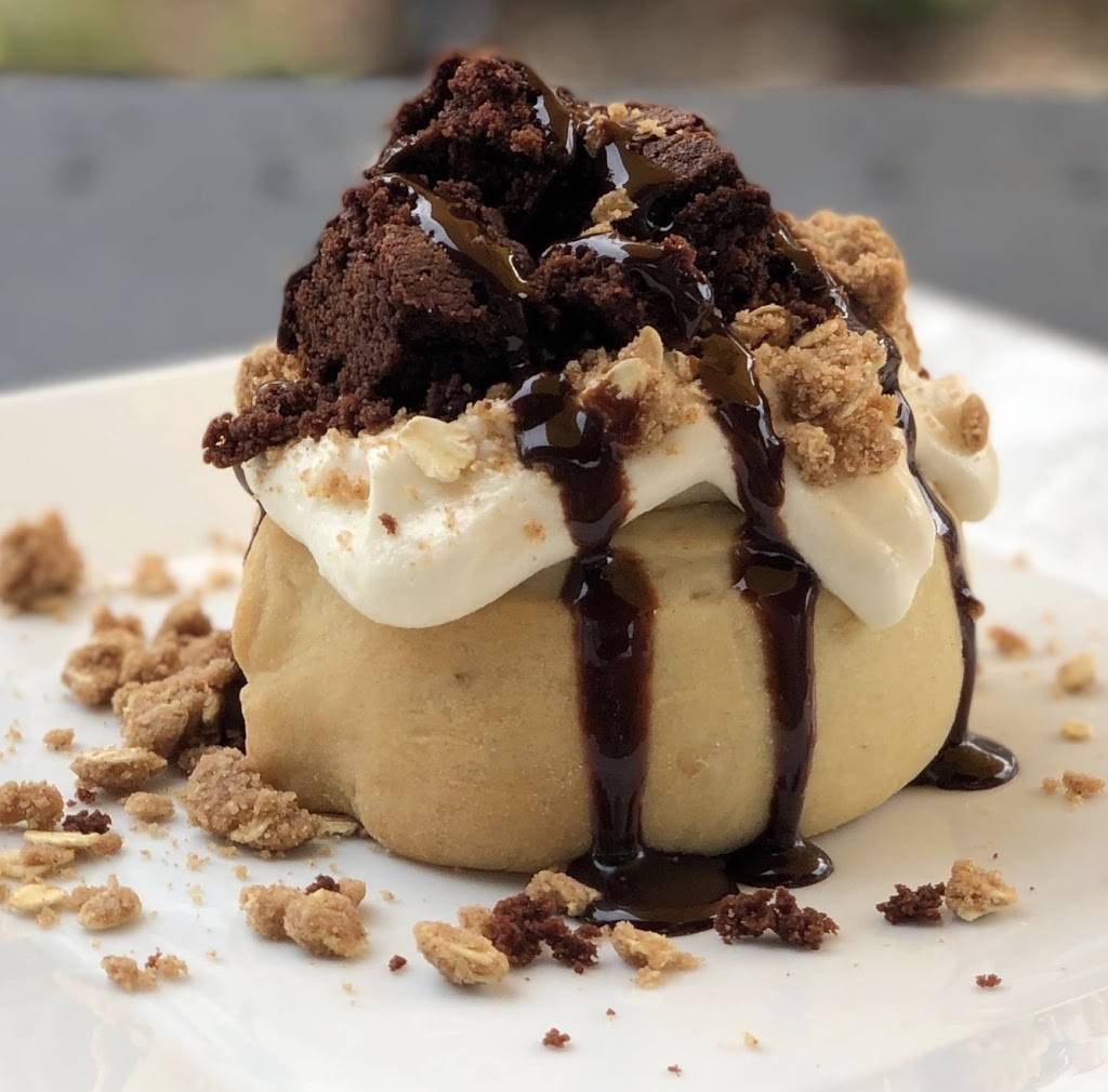 Cinnaholic | bakery | 1887 E Williams Field Rd Suite 103, Gilbert, AZ 85295, USA | 4805903159 OR +1 480-590-3159