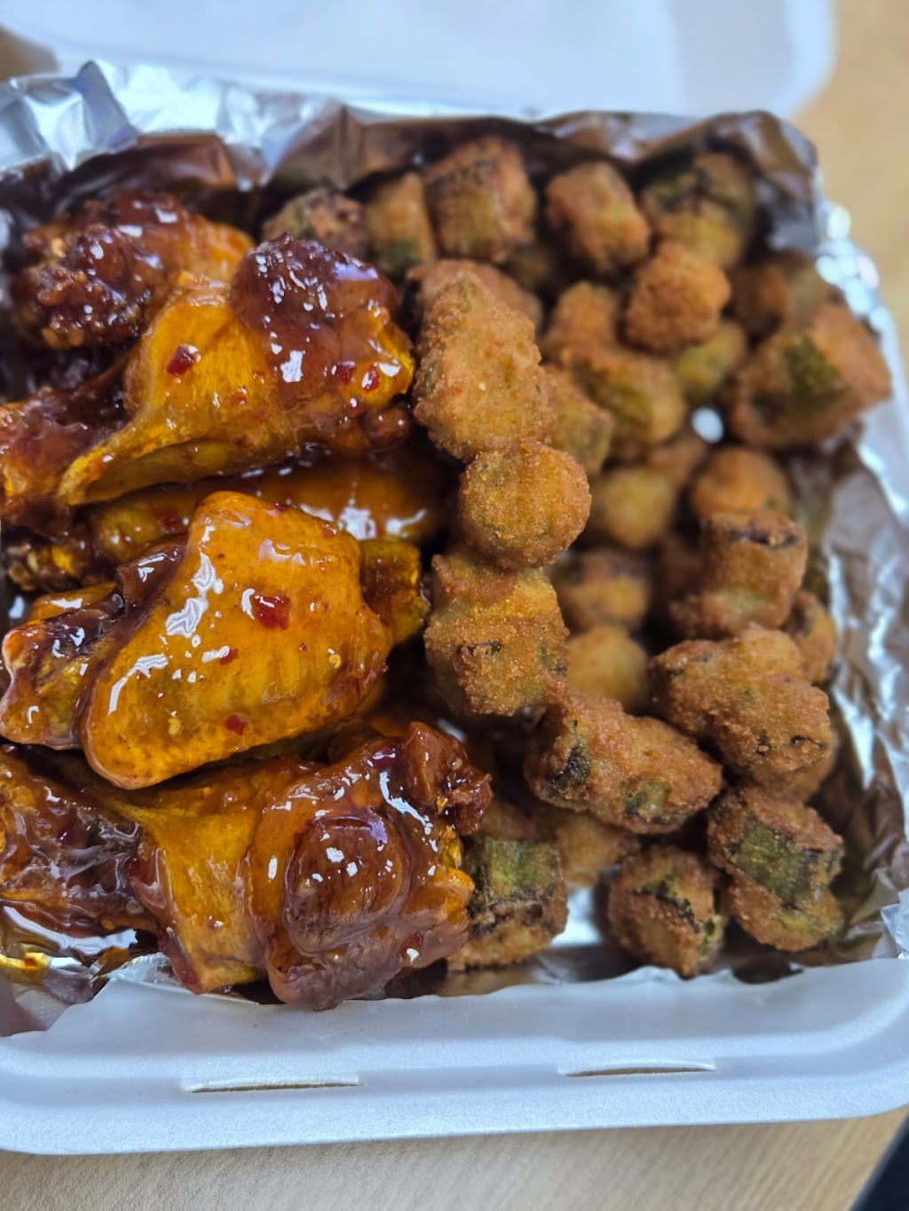 Wings-N-Fins | restaurant | 4830 Old Rural Hall Rd, Winston-Salem, NC 27105, USA | 3362937577 OR +1 336-293-7577