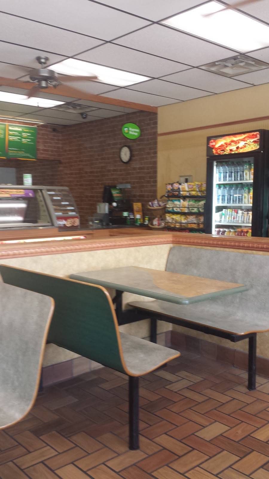 Subway Restaurants | restaurant | 129 W Market St, Louisville, KY 40202, USA | 5025832121 OR +1 502-583-2121