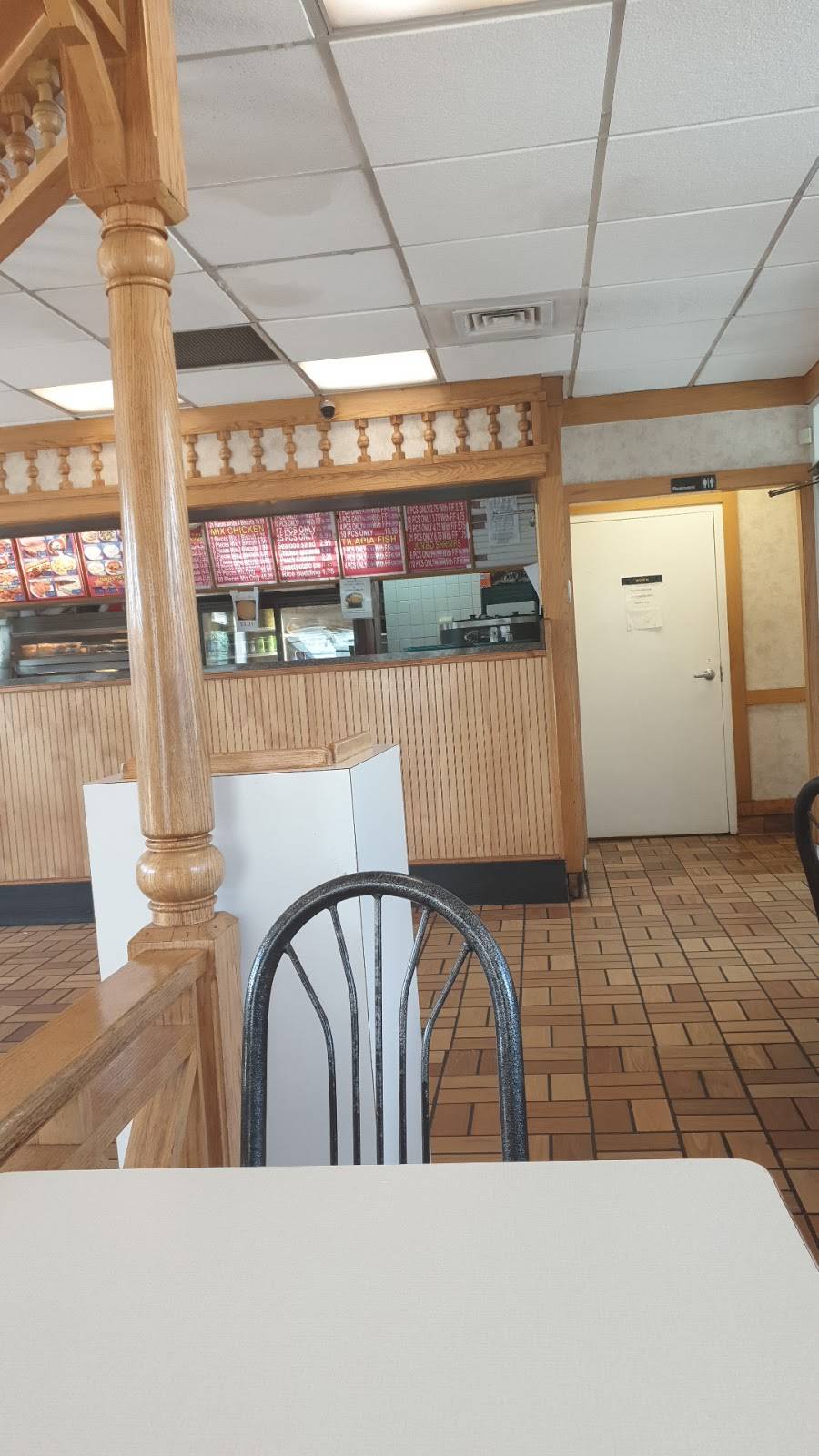 Crown Fried Chicken | restaurant | 4101 Melrose Ave NW, Roanoke, VA 24017, USA | 5404008196 OR +1 540-400-8196