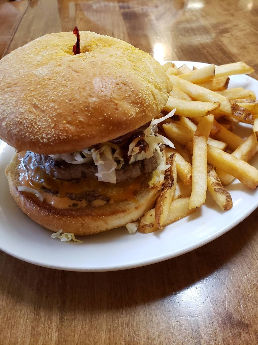 The Right Spot Restaurant Baked Goods | restaurant | 14 Elora St N, Alma, ON N0B 1A0, Canada | 2263367768 OR +1 226-336-7768