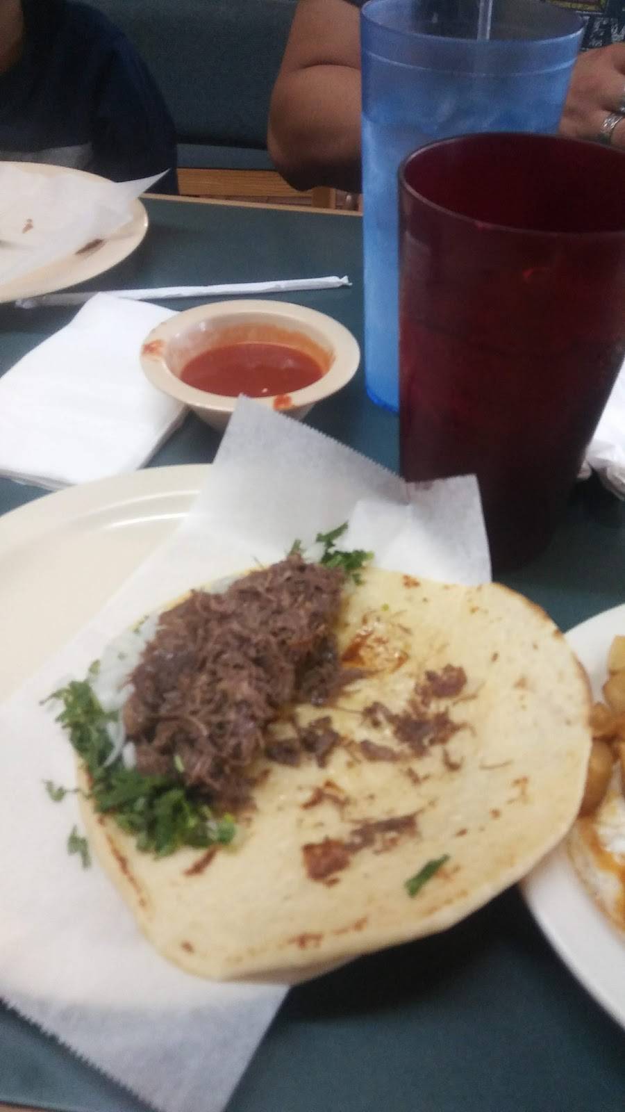 El Paraiso | restaurant | 7850 S Loop 1604 W, Somerset, TX 78069, USA | 8304293478 OR +1 830-429-3478