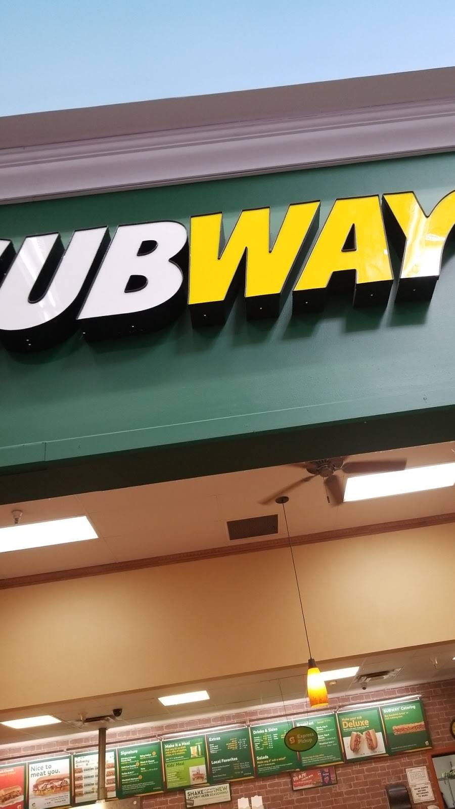 Subway | restaurant | 955 Frontenac Dr, Winona, MN 55987, USA | 5074527827 OR +1 507-452-7827