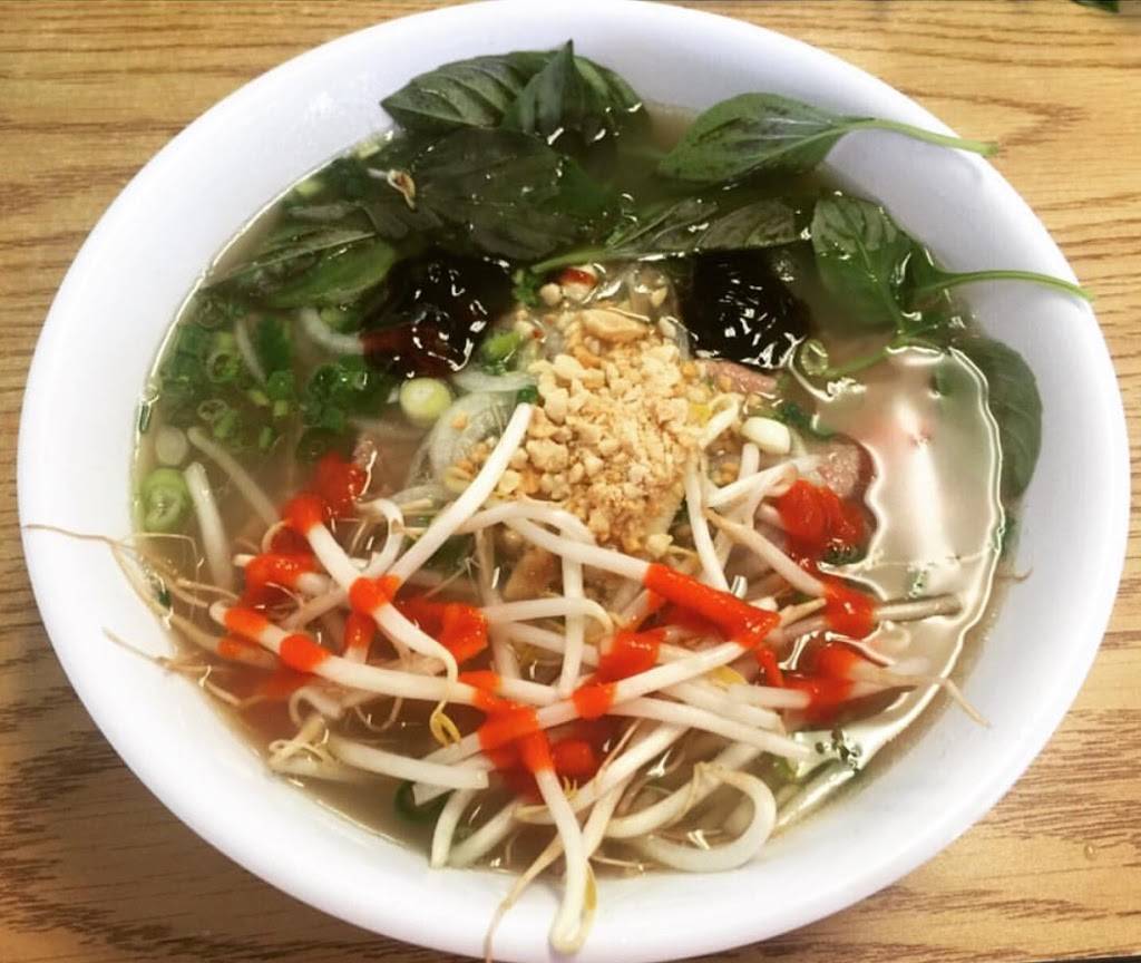 Huong Lan 10 | restaurant | 5669 E Kings Canyon Rd #102, Fresno, CA 93727, USA | 5592515000 OR +1 559-251-5000