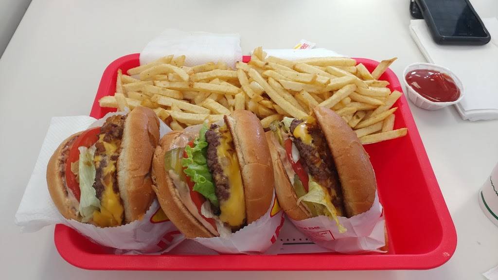 In-N-Out Burger | restaurant | 26482 Towne Centre Dr, Foothill Ranch, CA 92610, USA | 8007861000 OR +1 800-786-1000