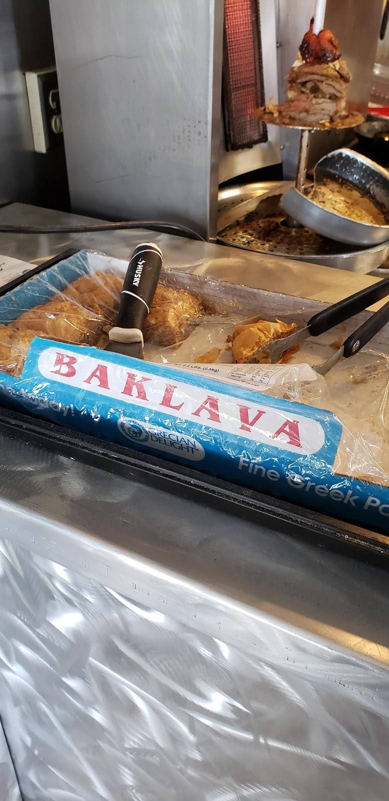 Falafel King | restaurant | 900-998 Gambell St, Anchorage, AK 99501, USA | 9072584328 OR +1 907-258-4328