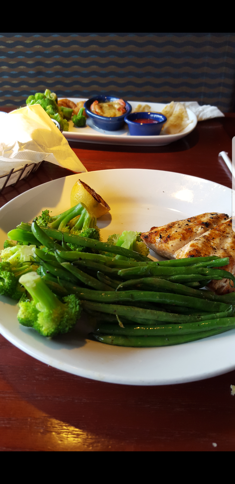 Red Lobster | restaurant | 4625 N Sterling Ave, Peoria, IL 61615, USA | 3096867716 OR +1 309-686-7716